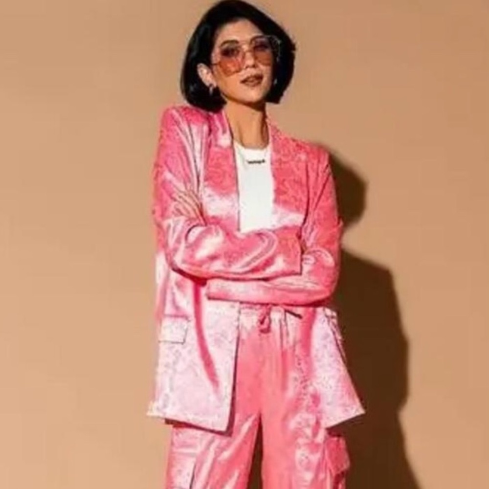 Dressed in lala pink blazer NWT small